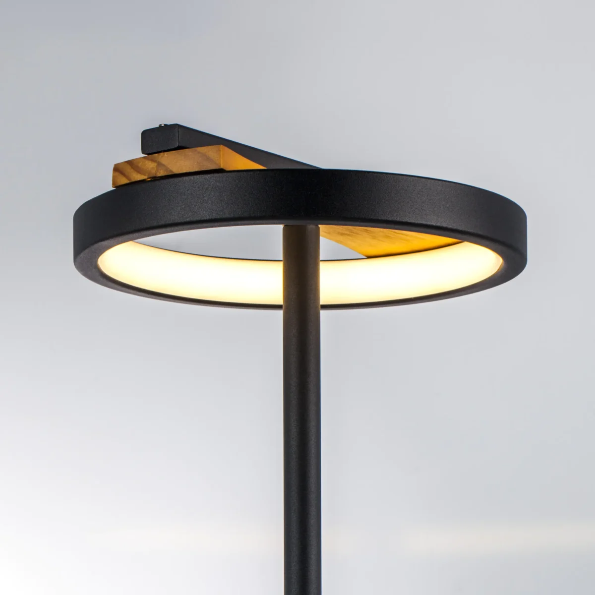 723927 Настольная лампа LODI LED 9W 720LM ЧЕРНЫЙ/ДЕРЕВО 3000K — изображение 7