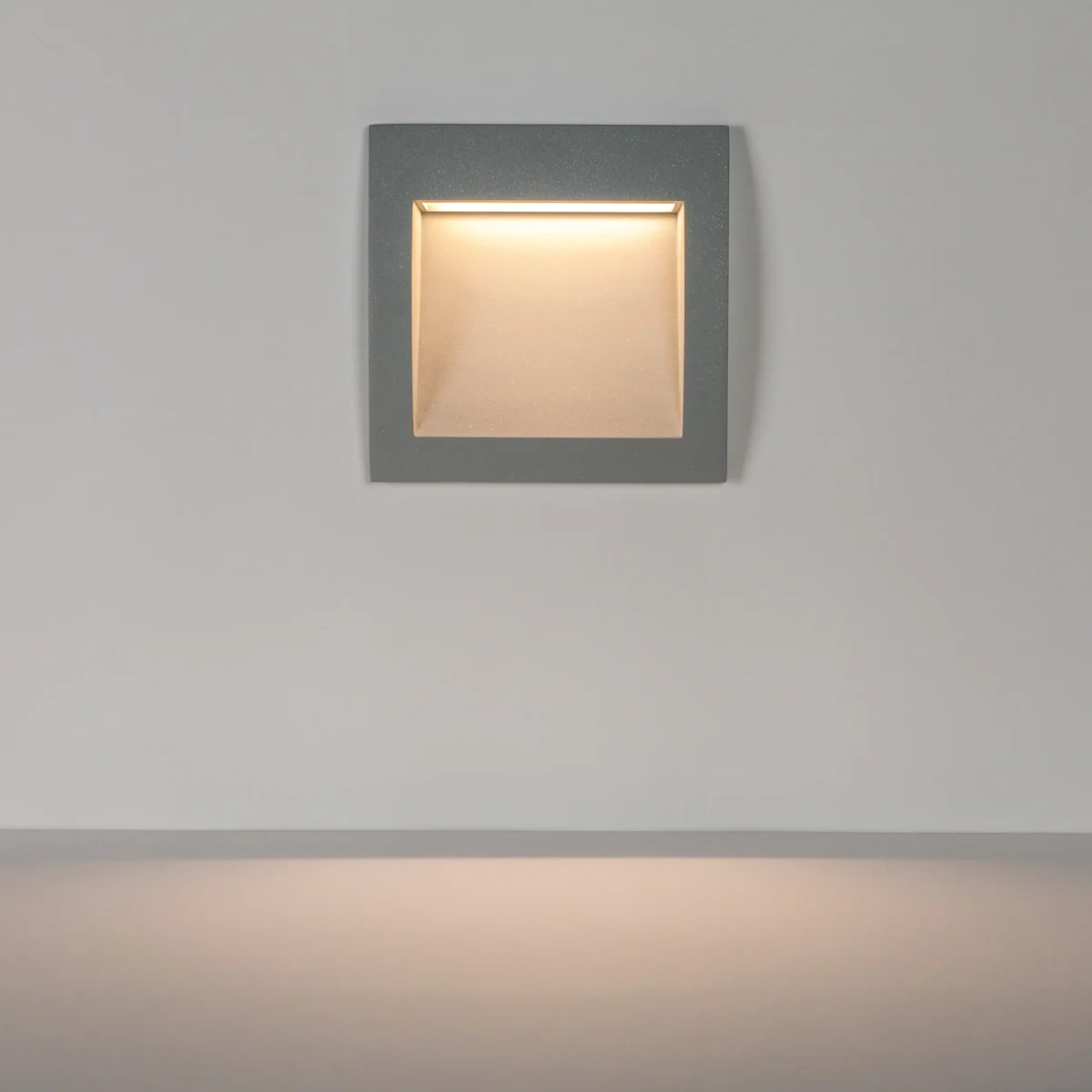 383692 Светильник ESTRA LED 5W 200LM 120G СЕРЫЙ 3000K IP55 — изображение 3