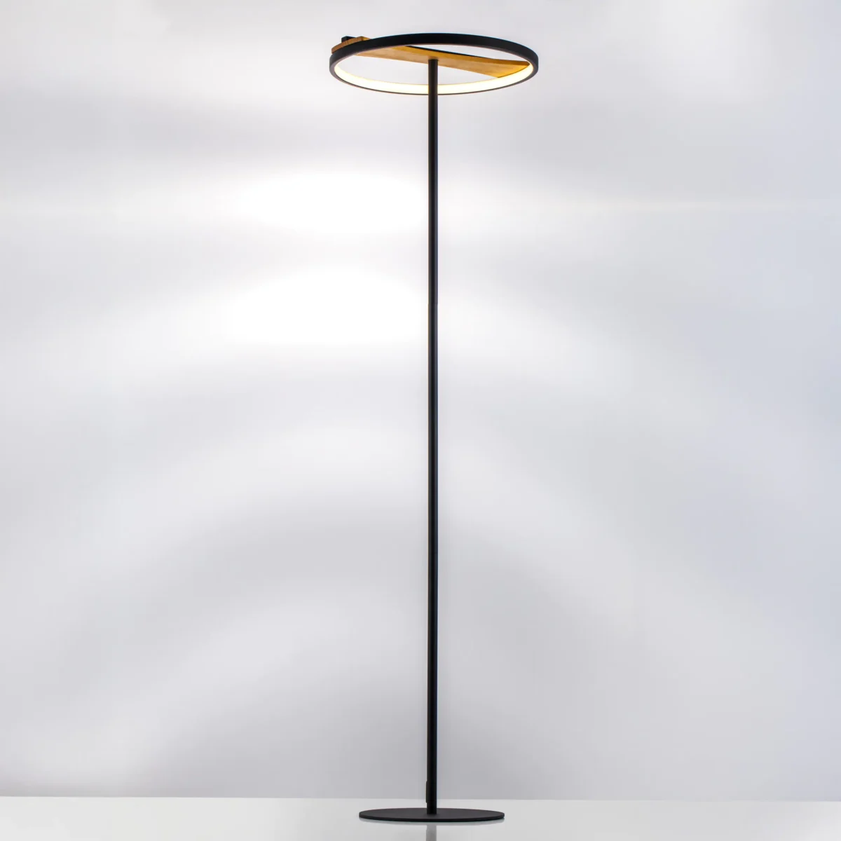 723727 Торшер LODI LED 9W 720LM ЧЕРНЫЙ/ДЕРЕВО 3000K — изображение 3