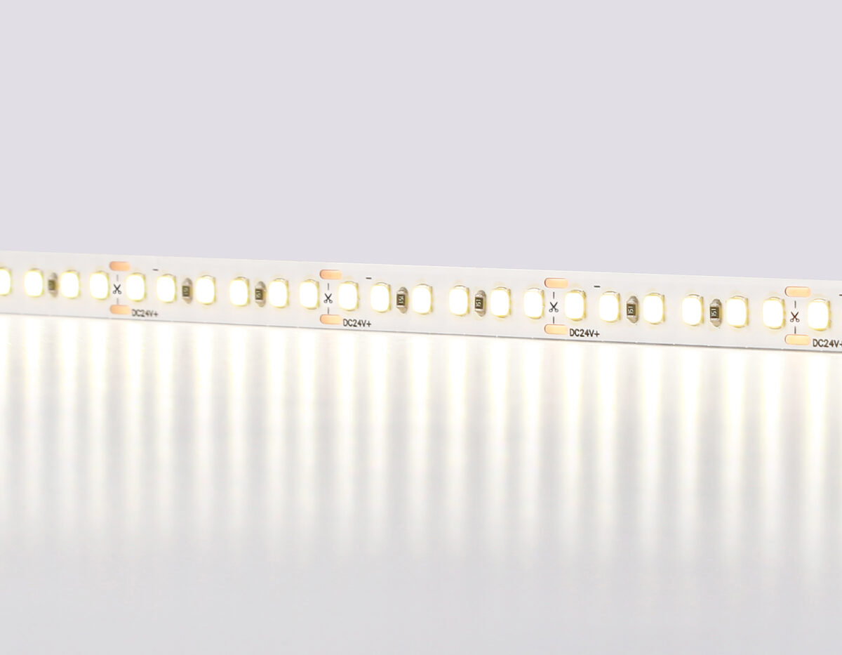 в наличии GS3202 2835 180Led/ 14.4W m/ 24V IP20 4500K/ 5000*8*1.2mm (2 конт.) - купить в интернет-магазине Светильники Торг