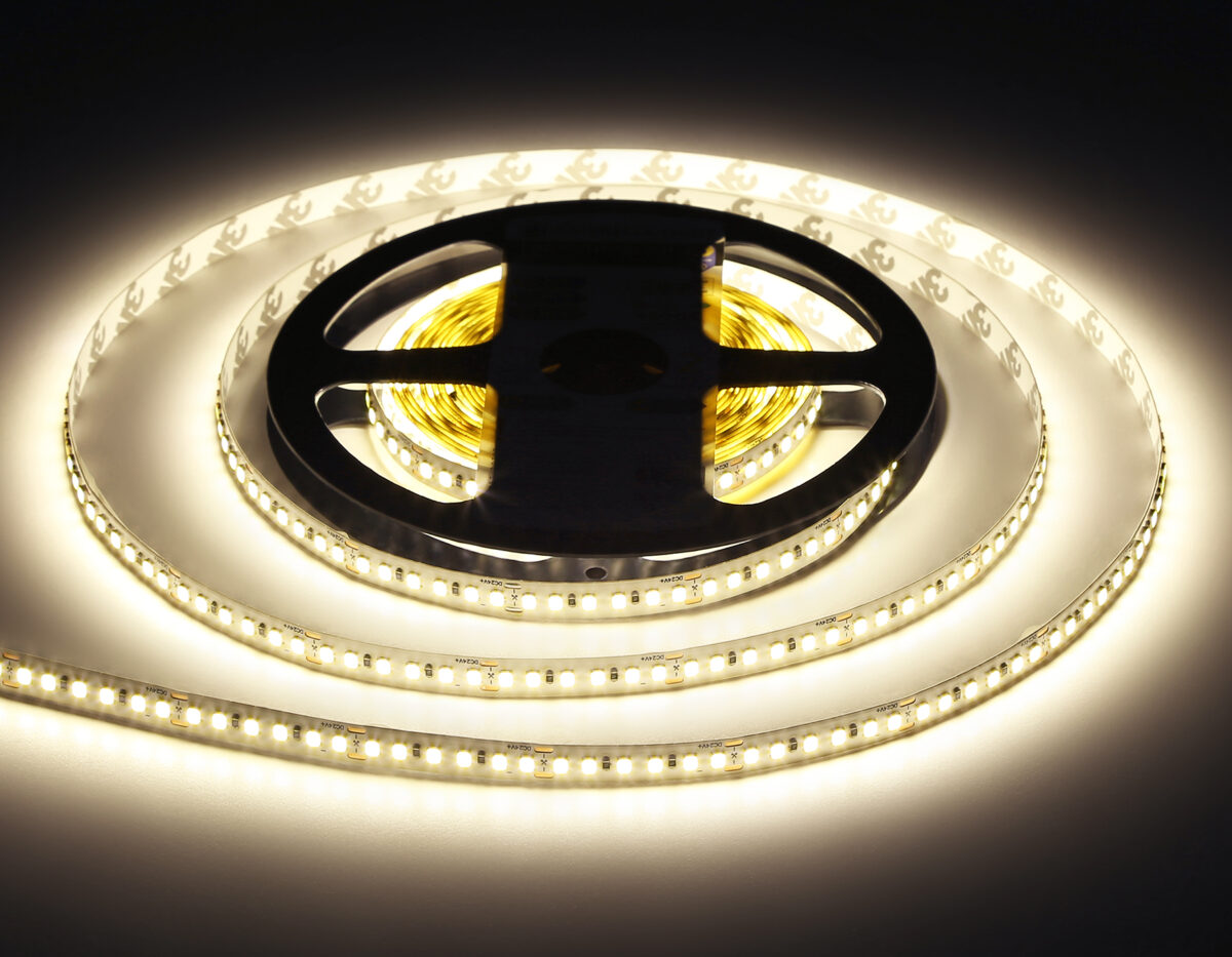 в наличии GS3202 2835 180Led/ 14.4W m/ 24V IP20 4500K/ 5000*8*1.2mm (2 конт.) - купить в интернет-магазине Светильники Торг