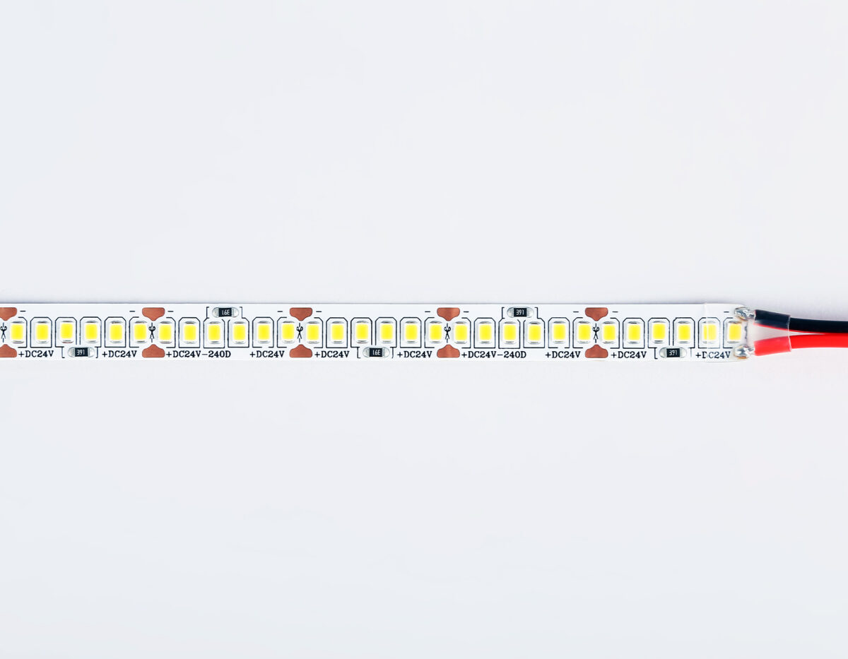 GS3303 2835 240Led/ 18W m/ 24V IP20 6500K/ 5000*10*1.2mm (2 конт.) — изображение 3