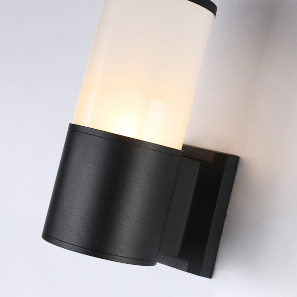 ST2451 BK/FR черный/белый матовый IP54 E27 max 40W 210*90*155