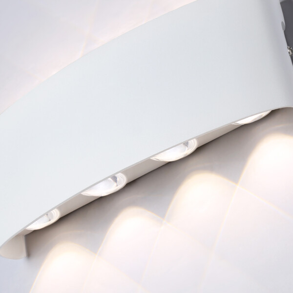 ST4461/8 WH белый IP65 LED 4200K 8W 210*80*46