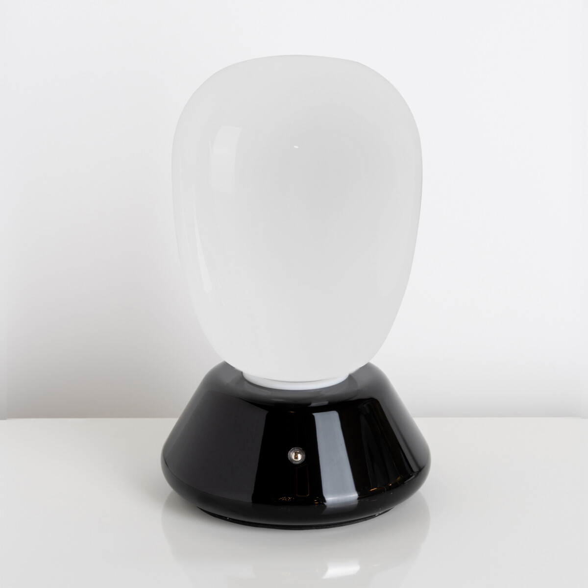 807917 Настольная лампа UOVO III LED 10W 800LM G ЧЕРНЫЙ/БЕЛЫЙ 3000K — изображение 5