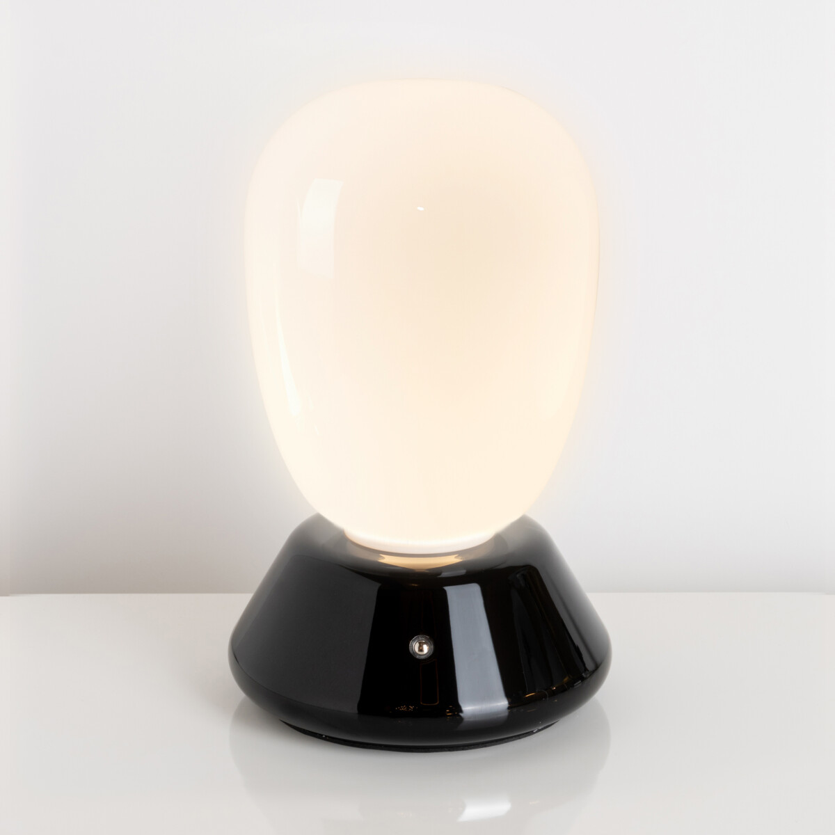 807917 Настольная лампа UOVO III LED 10W 800LM G ЧЕРНЫЙ/БЕЛЫЙ 3000K — изображение 6