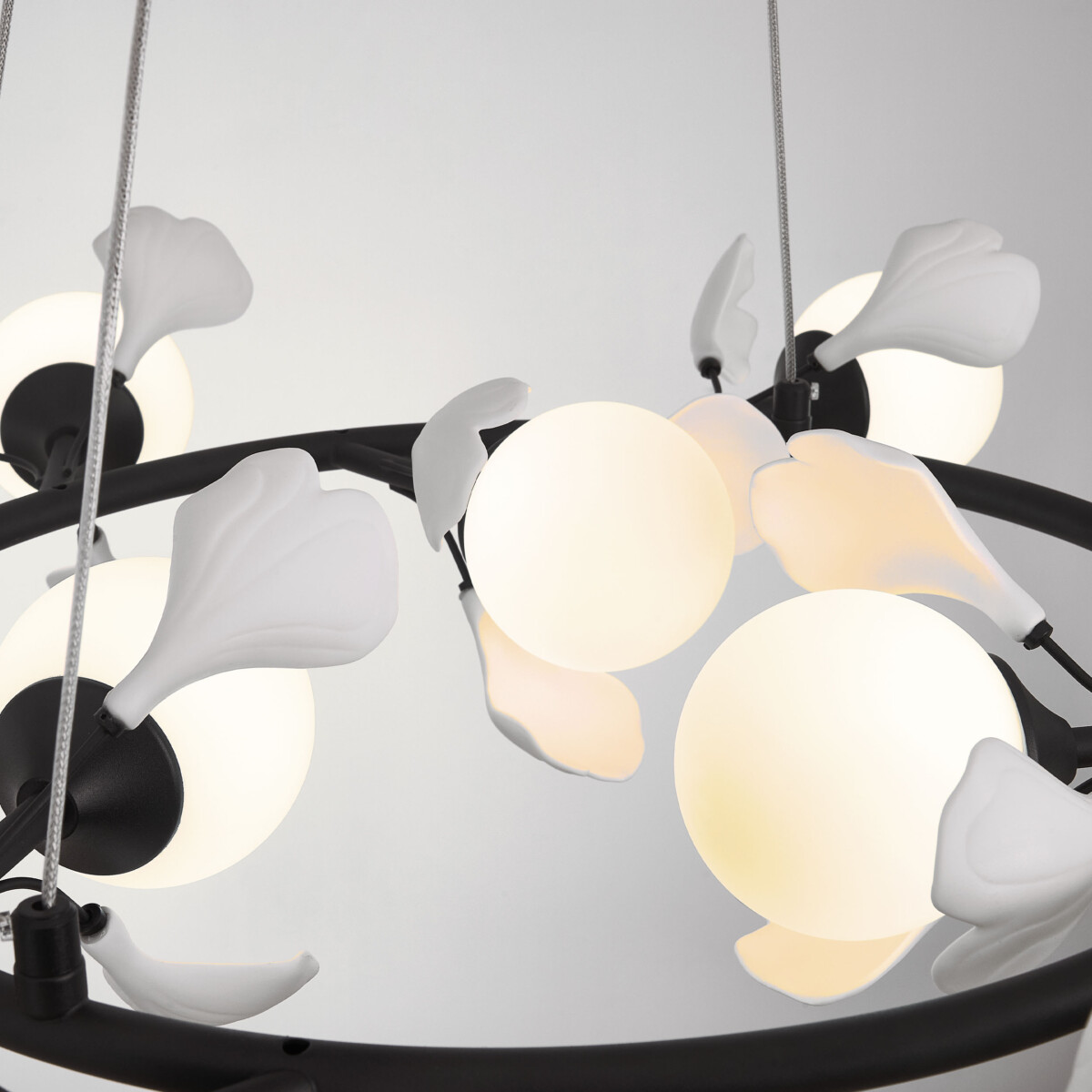 в наличии 799097 Люстра CERAMO BW 9х6W(led) G9 ЧЕРНЫЙ/БЕЛЫЙ - купить в интернет-магазине Светильники Торг