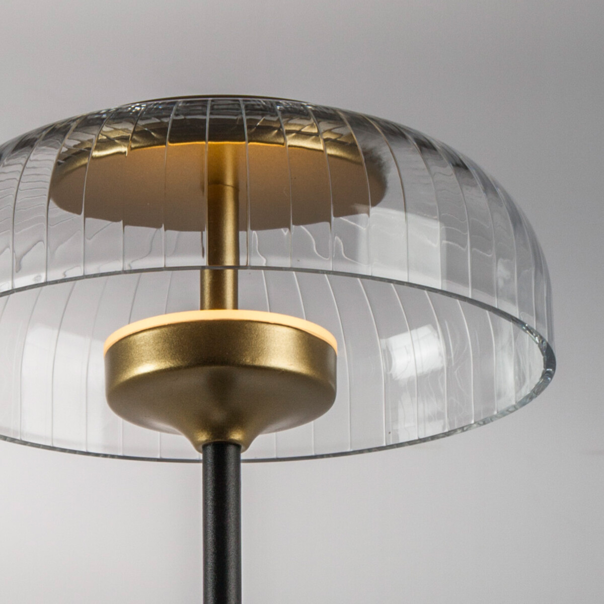 738773 Торшер ACRILE 7W LED 263LM 120G ЗОЛОТО/ЧЕРНЫЙ 3000K - купить в интернет-магазине Светильники Торг