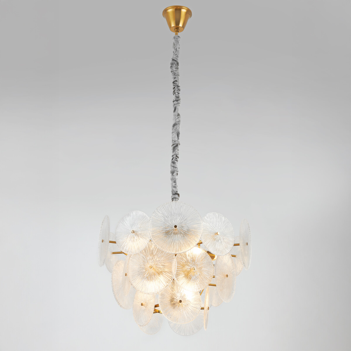 в наличии 799083 Люстра RETRO 8х8W (led) E14 ЛАТУНЬ/ПРОЗРАЧНЫ - купить в интернет-магазине Светильники Торг