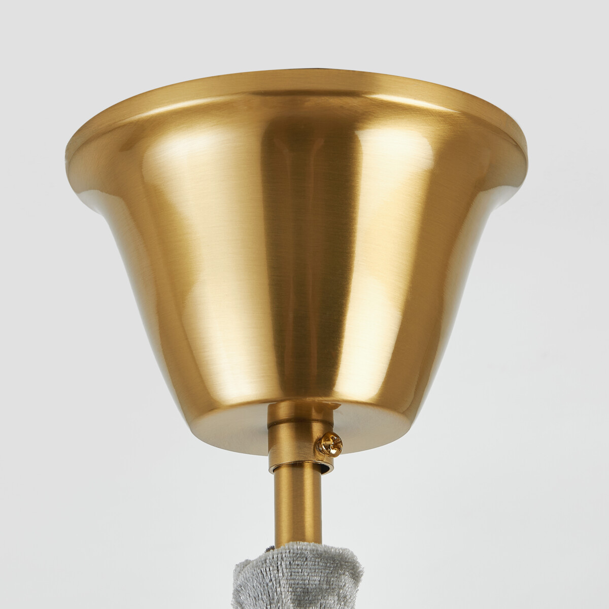 в наличии 799083 Люстра RETRO 8х8W (led) E14 ЛАТУНЬ/ПРОЗРАЧНЫ - купить в интернет-магазине Светильники Торг