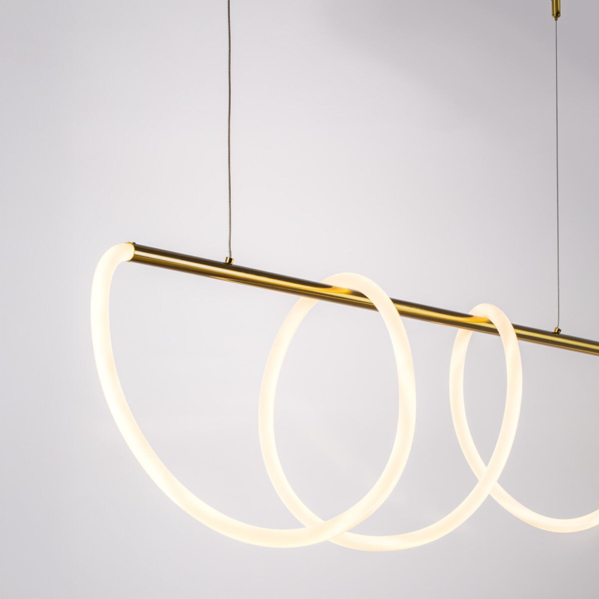 в наличии 637093 Люстра CORINTO 45W LED 3170LM ЗОЛОТО 3000K IP20 - купить в интернет-магазине Светильники Торг