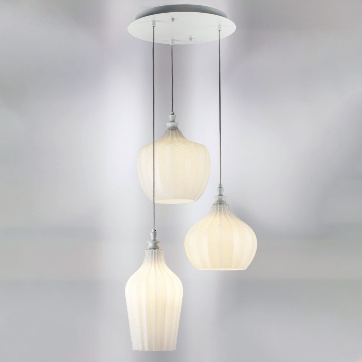 в наличии 793236 Люстра ROCCO 3х6W (led) E27 БЕЛЫЙ - купить в интернет-магазине Светильники Торг