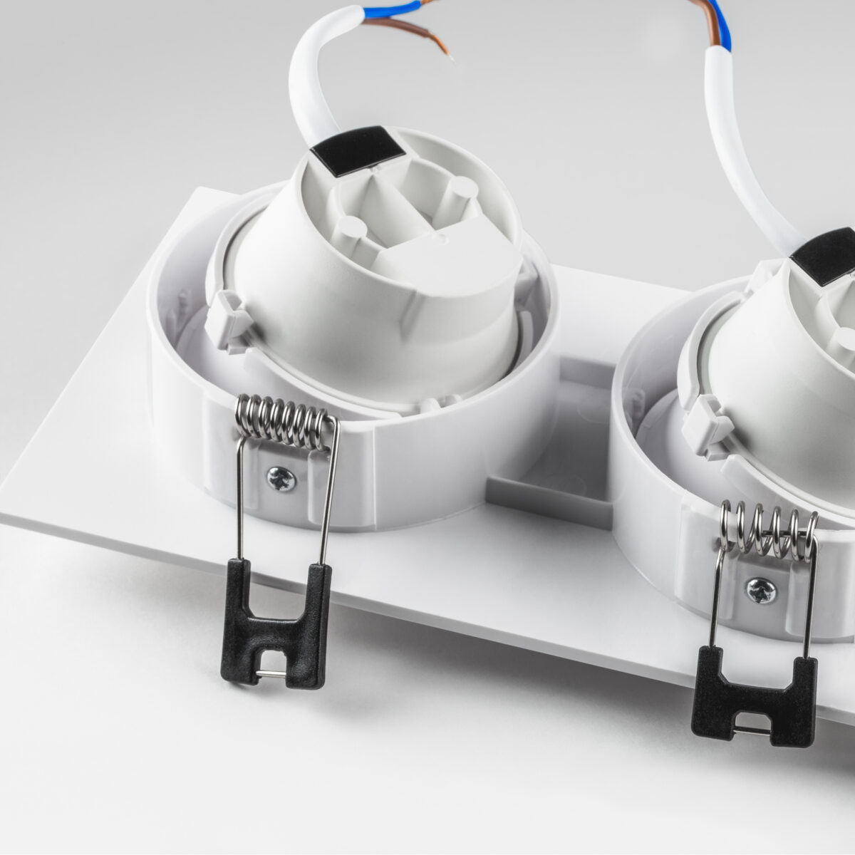 012626 Рамка (светильник) PVC д/LED-модулей 941хх и LED-ламп D50мм SINGO 2X QUAD БЕЛЫЙ — изображение 5