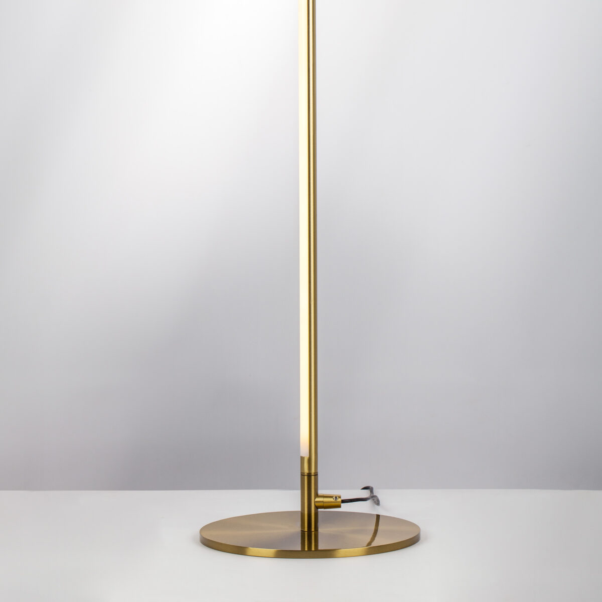 748733 Торшер TUBO LED 24W 2500LM 80G ЗОЛОТО 3000K — изображение 3