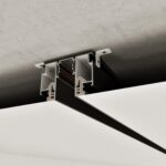 135326 NT25 000 черный Шинопровод для монтажа в натяжной потолок 2м (CLAMP) IP20 48V FLUM — изображение 3
